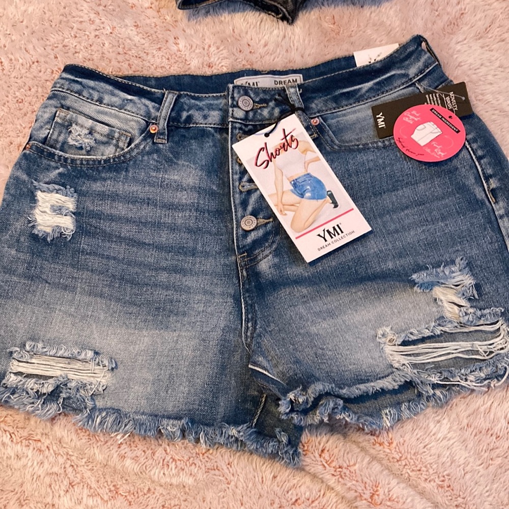 YMI dream /FASHION NOVA shorts